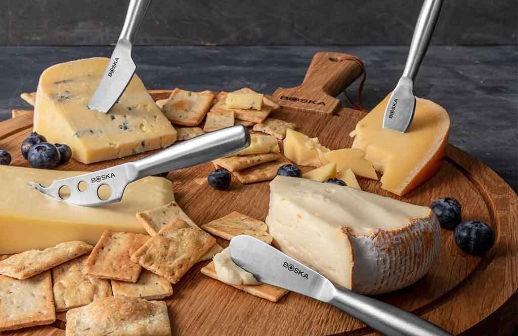 coltelli formaggi diversi consistenza