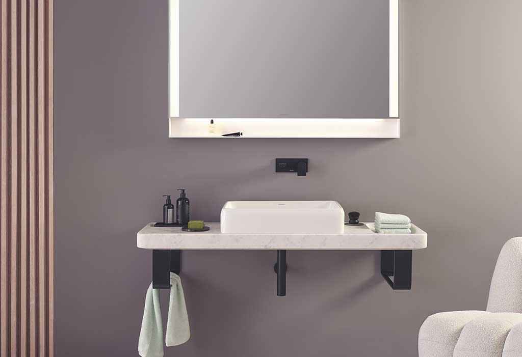 lavabo parete sospeso piano e specchio