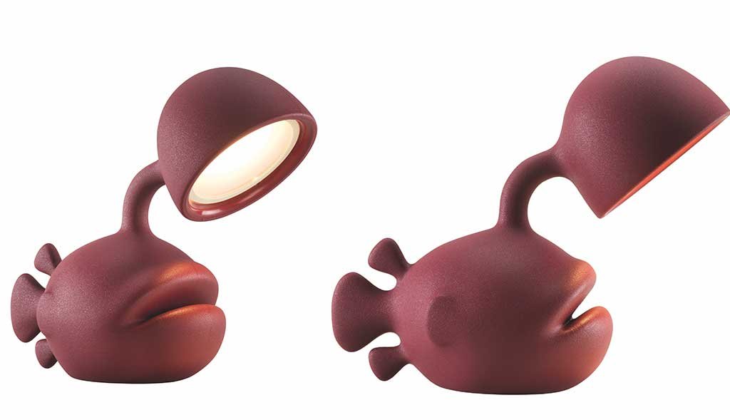 lampada colorata forma rana pescatrice abissi