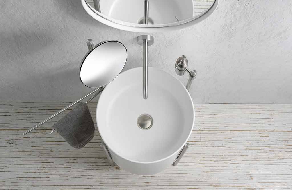 lavabo tondo con portasalvietta specchio e portasapone