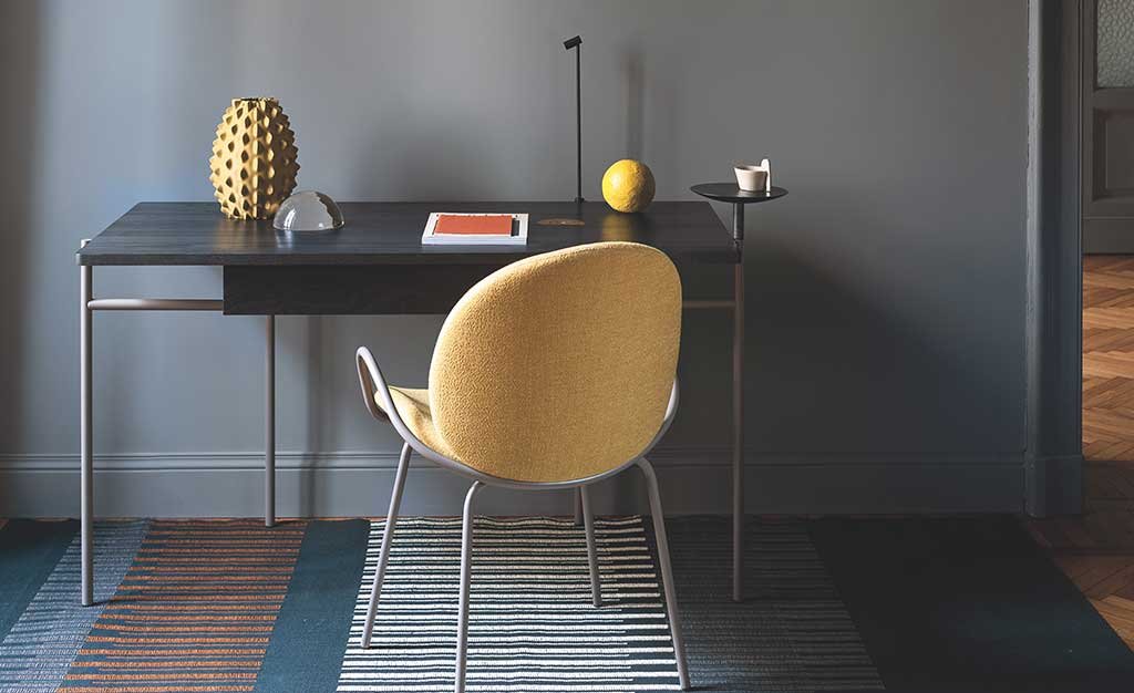 Ash wood desk with minimal metal structure