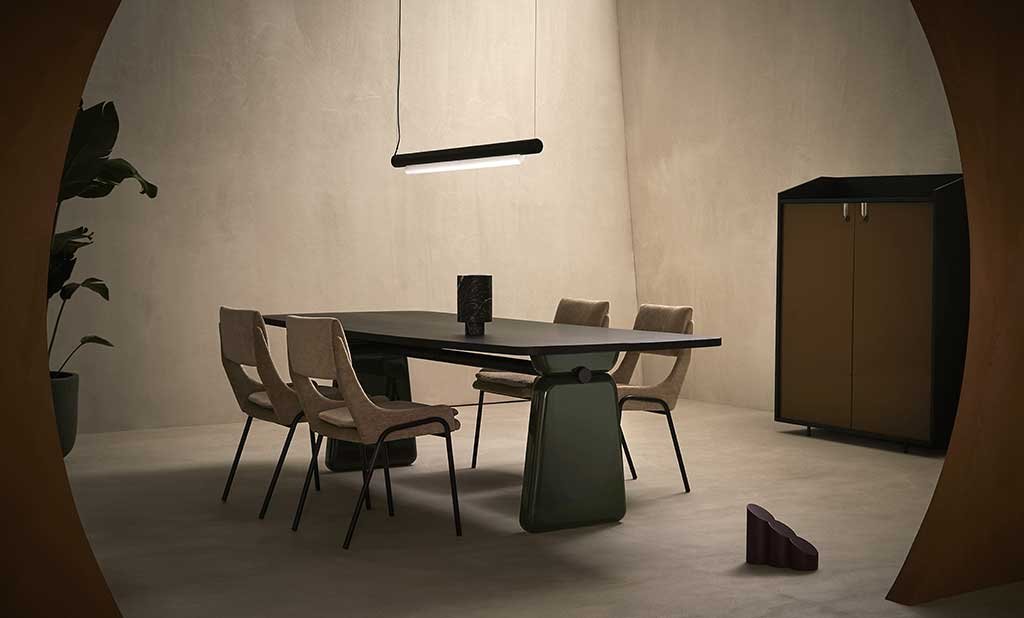 tavolo legno massello base laccata