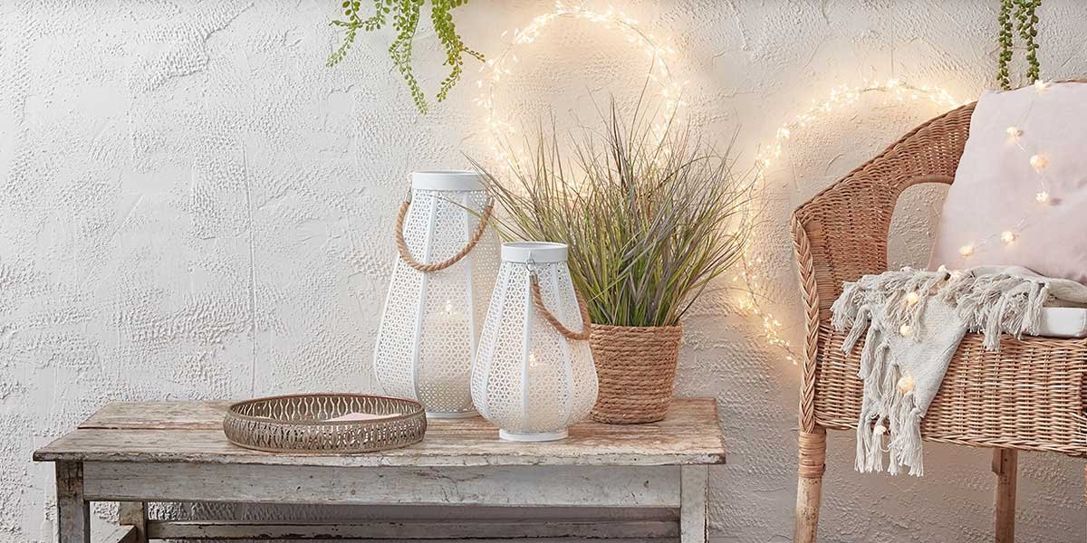 balcone outdoor tavolo sedia luci