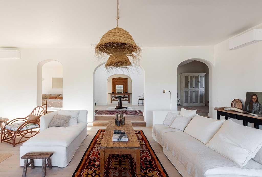 salotto casa na praia tonalità chiare