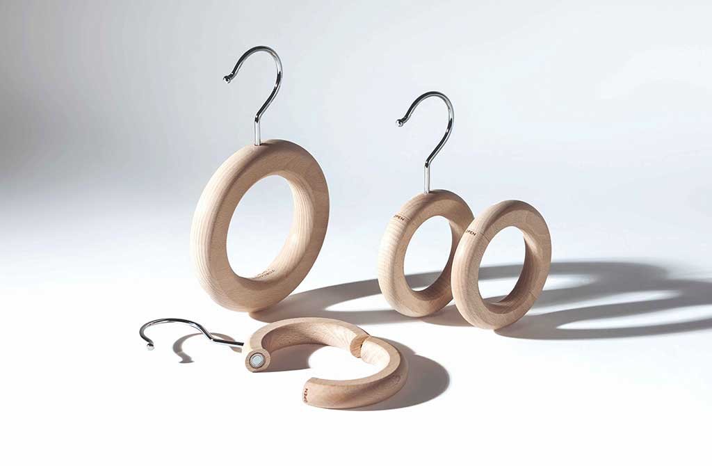 anelli legno chiaro con gancio appendere porta sciarpe