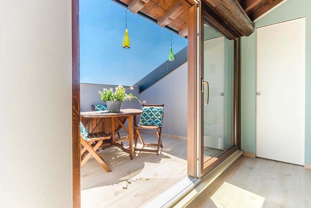 gres effetto legno indoor e outdoor living e terrazzino