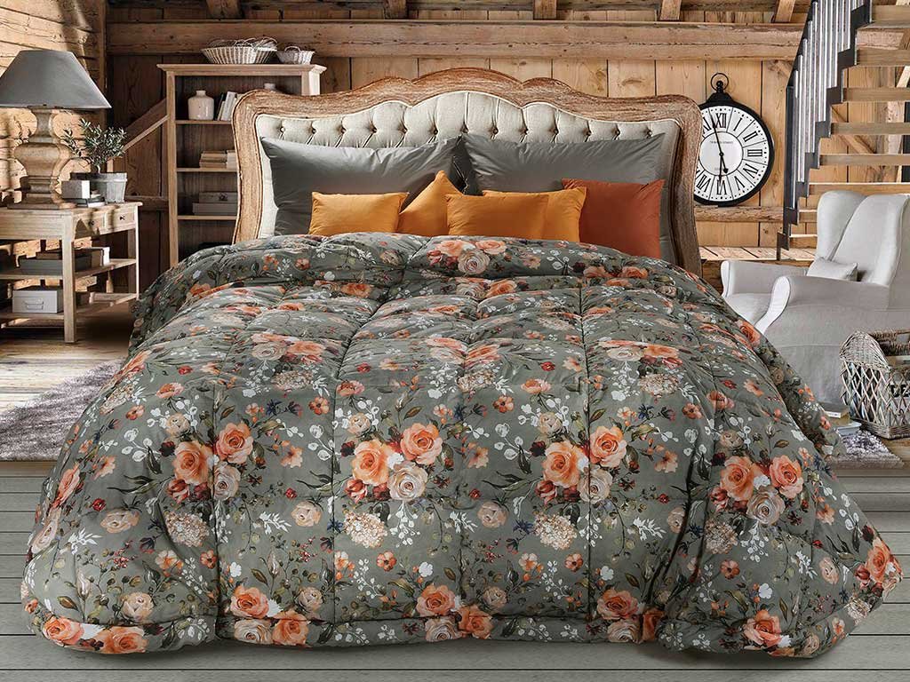 double quilt with floral decoration