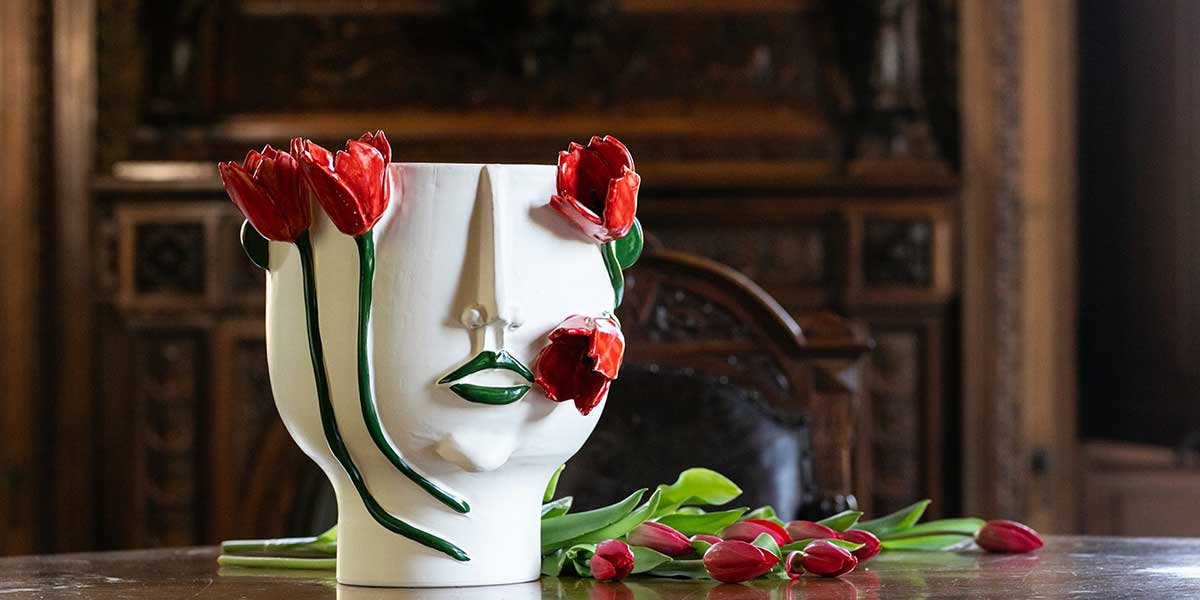 vaso la conturbante bianco con tulipani ceramica