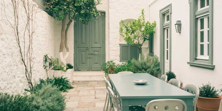 cortile-plaka-house