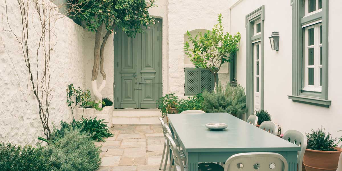 cortile-plaka-house