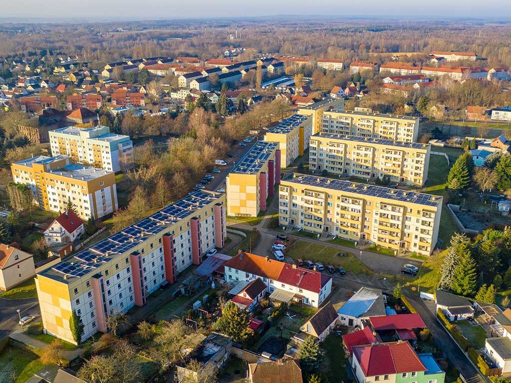 palazzi-con-pannelli-fotovoltaici